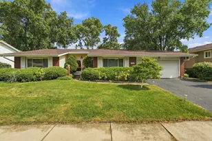 6429 Taylor Dr, Woodridge, IL 60517 - Photo 1