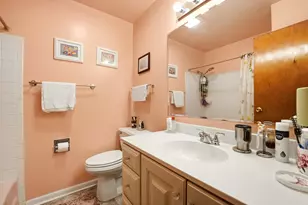 6429 Taylor Dr, Woodridge, IL 60517 - Photo 14