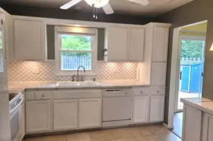 4112 Crimson Dr, Hoffman Estates, IL 60192 - Photo 2