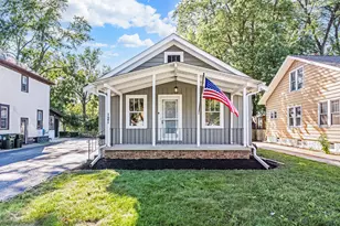 121 S Fordham Ave, Aurora, IL 60506 - Photo 1