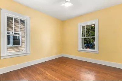 121 S Fordham Avenue, Aurora, IL 60506 - Photo 12