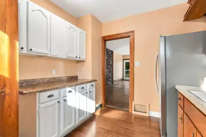 121 S Fordham Avenue, Aurora, IL 60506 - Photo 10