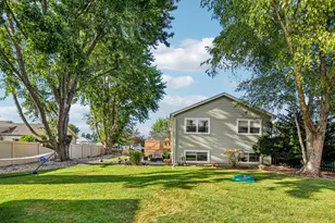 256 Meadows Dr, Sugar Grove, IL 60554 - Photo 24