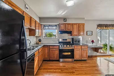256 Meadows Drive, Sugar Grove, IL 60554 - Photo 6