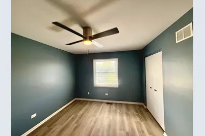 931 Miller Place, Phoenix, IL 60426 - Photo 8