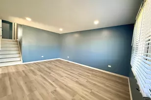 931 Miller Pl, Phoenix, IL 60426 - Photo 6
