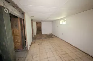 11527 S Parnell Ave, Chicago, IL 60628 - Photo 14