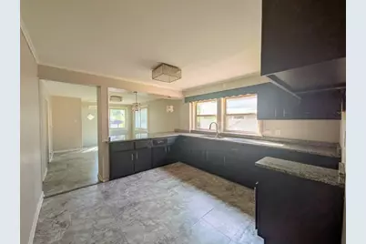 11527 S Parnell Avenue, Chicago, IL 60628 - Photo 4