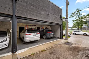 1300 N Claremont Ave, Chicago, IL 60622 - Photo 42