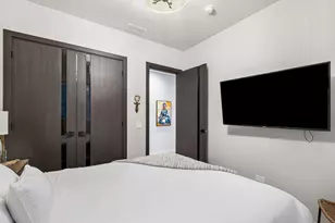 1300 N Claremont Ave, Chicago, IL 60622 - Photo 20