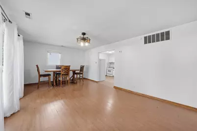 422 Suwanee Street, Park Forest, IL 60466 - Photo 4