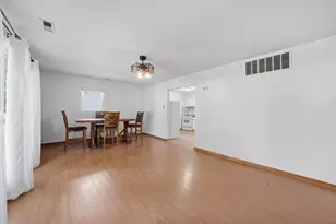 422 Suwanee St, Park Forest, IL 60466 - Photo 4