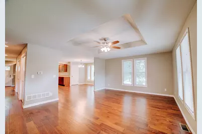 472 E Cherry Street, Watseka, IL 60970 - Photo 8