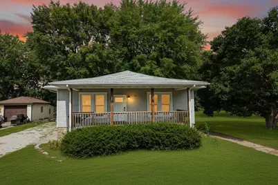 472 E Cherry Street, Watseka, IL 60970 - Photo 1
