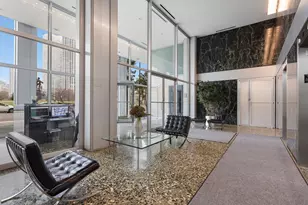 330 W Diversey Pkwy, Chicago, IL 60657 - Photo 2