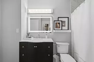 222 N Columbus Dr, Chicago, IL 60601 - Photo 16