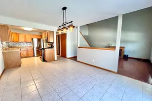 1172 Rose Dr, Sycamore, IL 60178 - Photo 4