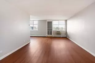 225 S Rohlwing Rd, Palatine, IL 60067 - Photo 2