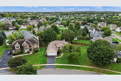 1805 Country Hills Drive, Yorkville, IL 60560 - Photo 4