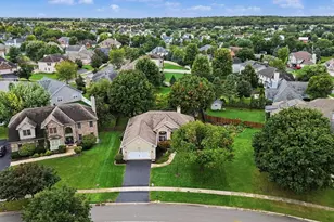 1805 Country Hills Dr, Yorkville, IL 60560 - Photo 4