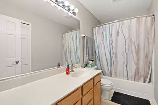 1514 Elizabeth Ct, Kirkland, IL 60146 - Photo 32