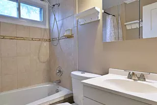 8164 N Carrolton Ct, Hanover Park, IL 60133 - Photo 26