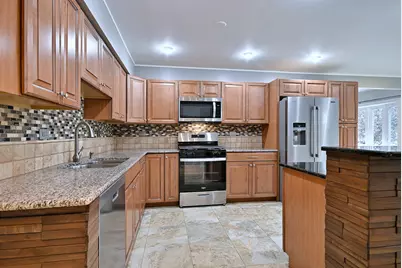 8164 N Carrolton Court, Hanover Park, IL 60133 - Photo 6