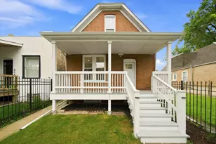 852 N Trumbull Ave, Chicago, IL 60651 - Photo 1