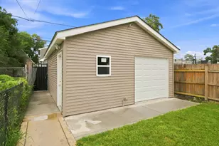 852 N Trumbull Ave, Chicago, IL 60651 - Photo 34