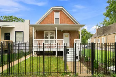 852 N Trumbull Avenue, Chicago, IL 60651 - Photo 2