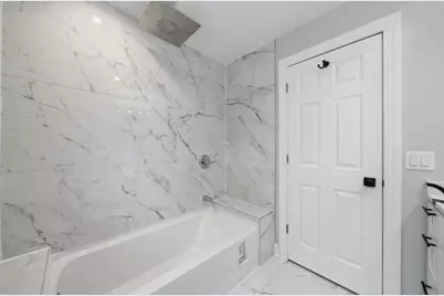 852 N Trumbull Avenue, Chicago, IL 60651 - Photo 24