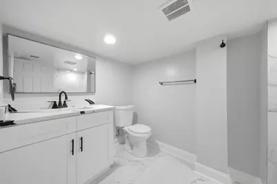 852 N Trumbull Avenue, Chicago, IL 60651 - Photo 22
