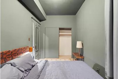 2135 W Barry Avenue, Chicago, IL 60618 - Photo 28