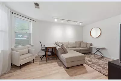 2135 W Barry Avenue, Chicago, IL 60618 - Photo 32