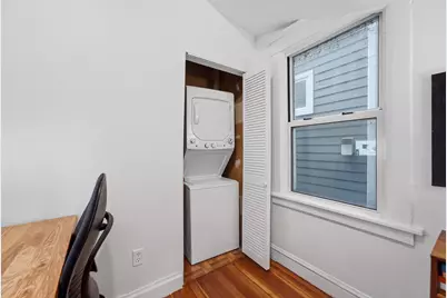 2135 W Barry Avenue, Chicago, IL 60618 - Photo 30