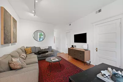 2135 W Barry Avenue, Chicago, IL 60618 - Photo 22