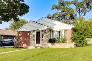1609 S Cumberland Ave, Park Ridge, IL 60068 - Photo 1