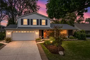 601 Menominee Ln, Naperville, IL 60563 - Photo 1