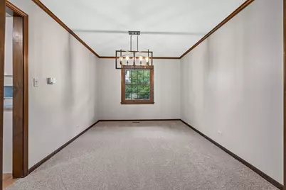 601 Menominee Lane, Naperville, IL 60563 - Photo 8