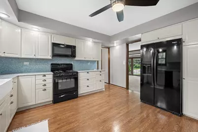 601 Menominee Lane, Naperville, IL 60563 - Photo 12