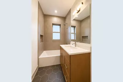 1904 W Pratt Boulevard #1A, Chicago, IL 60626 - Photo 12