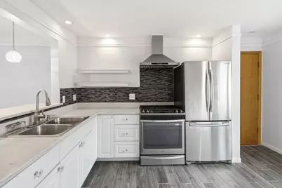 5547 W Higgins Avenue #2A, Chicago, IL 60630 - Photo 4