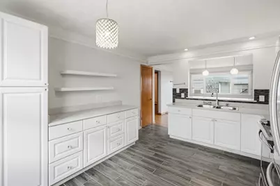 5547 W Higgins Avenue #2A, Chicago, IL 60630 - Photo 6