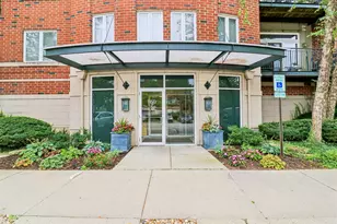 860 Weidner Rd, Buffalo Grove, IL 60089 - Photo 2