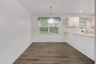 6705 Clarendon Hills Rd, Darien, IL 60561 - Photo 8