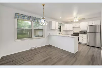 6705 Clarendon Hills Road, Darien, IL 60561 - Photo 10