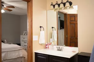 917 Eddy Rd, Bloomington, IL 61704 - Photo 26