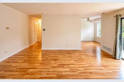 2208 Country Club Drive #26, Woodridge, IL 60517 - Photo 4