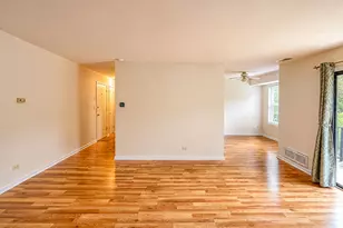 2208 Country Club Dr, Woodridge, IL 60517 - Photo 4