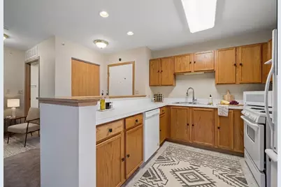 801 N McLean Boulevard #330, Elgin, IL 60123 - Photo 10
